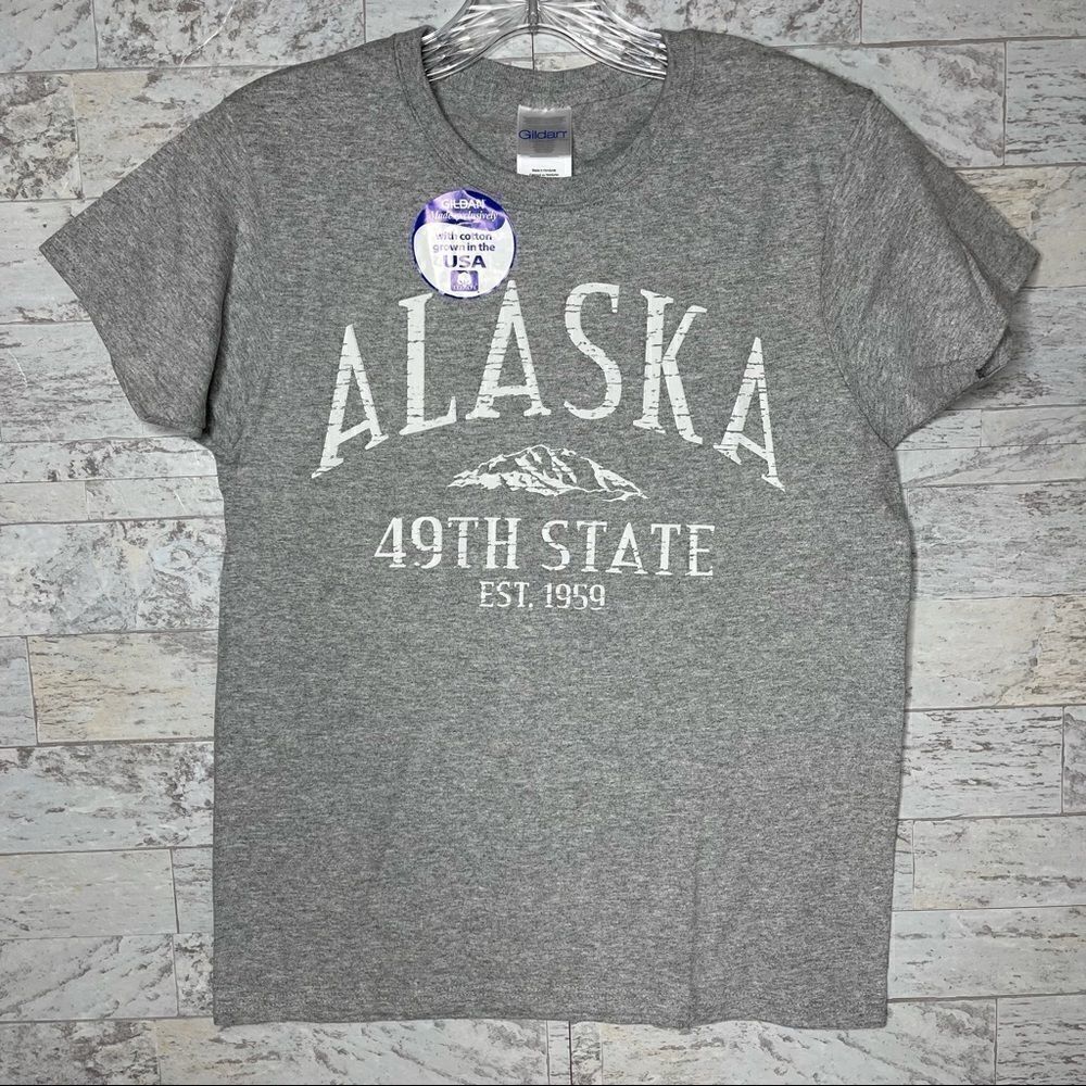 Gildan Women’s Gray Alaska 49th State T-Shirt Size Small